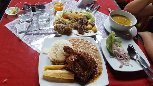 Restaurant Huerto Florido - Pioneros en Caldo de Gallina