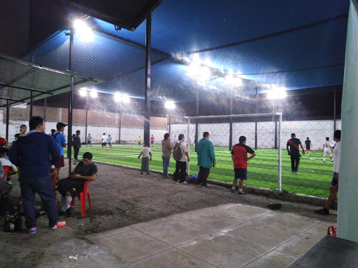 Campo deportivo WAYRA