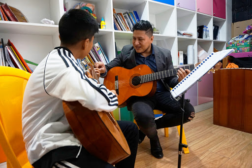 Kaleb Soria Music | Clases de música: canto, guitarra y batería en Ate, La Molina y Santa Anita