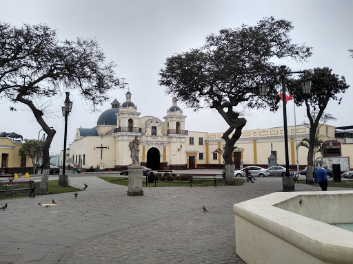 Parroquia Santiago Apostol del Cercado