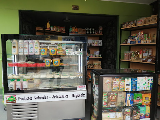 Quqawi Natural Store